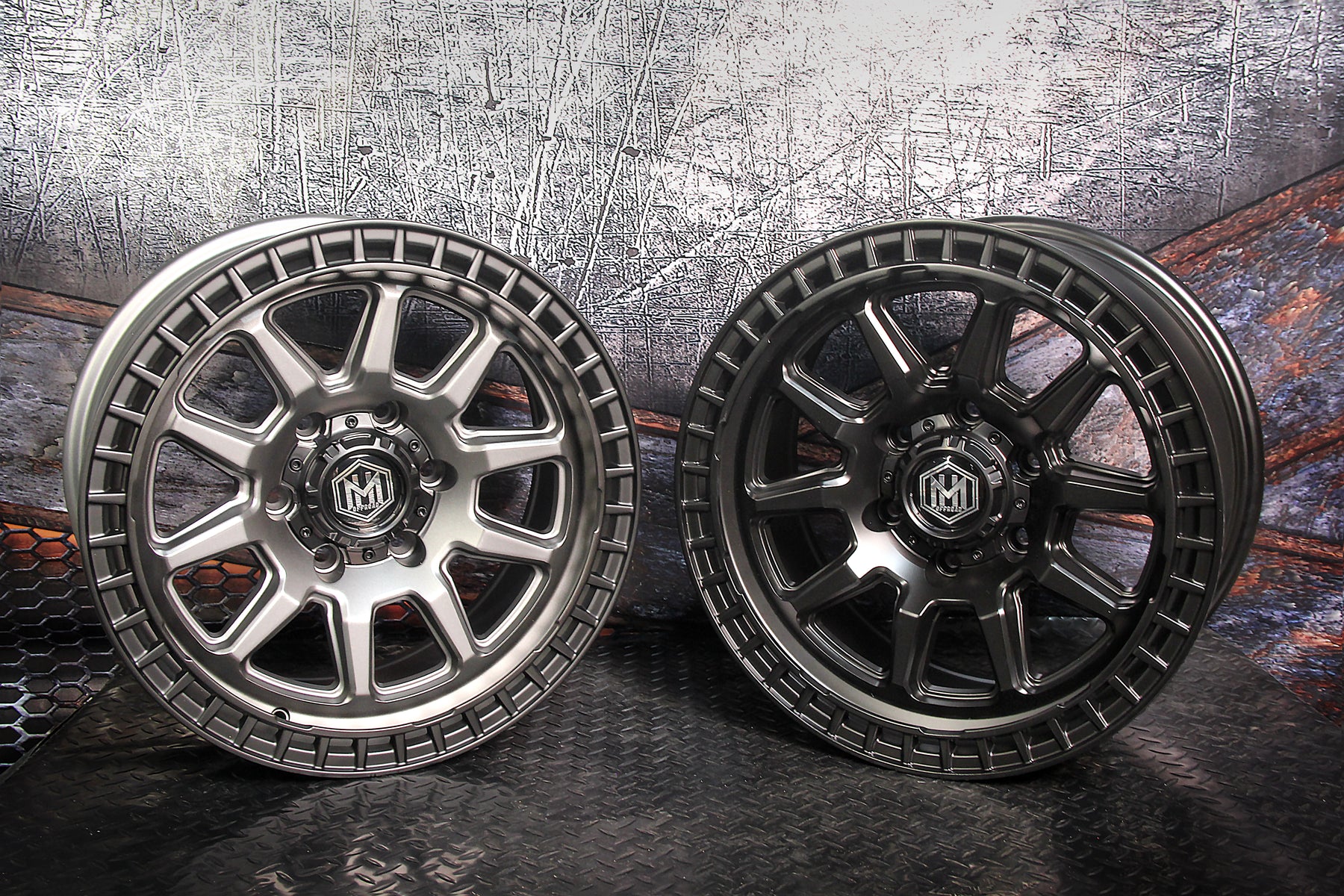 MH005 17"-MATTE GUNMETAL