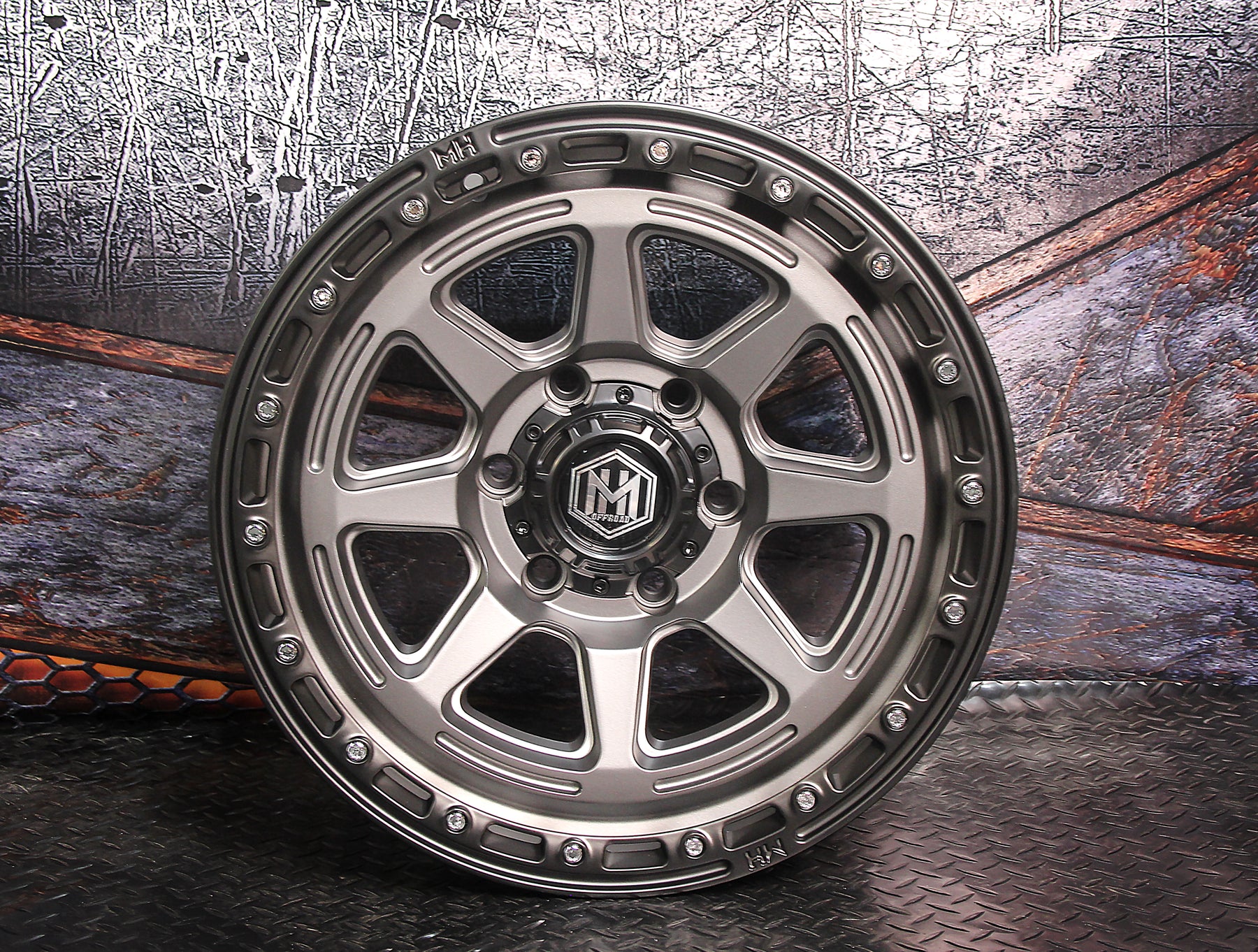 MH003 17"- MATTE GUNMETAL